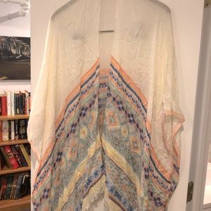 Shawl/light sweater